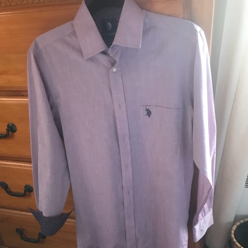 Men’s shirt size 14 1/2 fits like boys size 20 XL